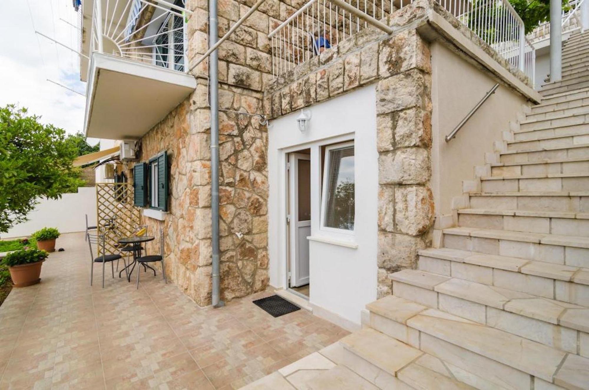 Apartments Lena & Lara ดูบรอฟนิก ภายนอก รูปภาพ