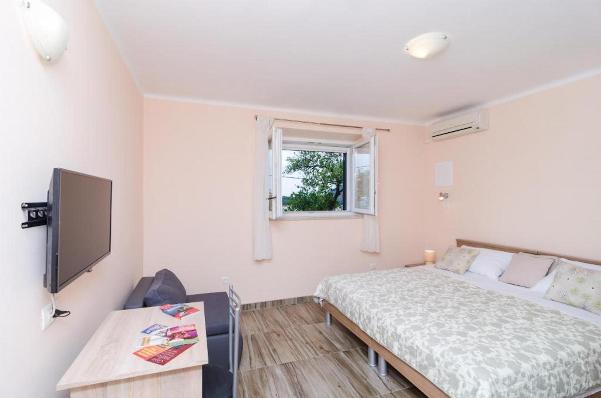 Apartments Lena & Lara ดูบรอฟนิก ภายนอก รูปภาพ