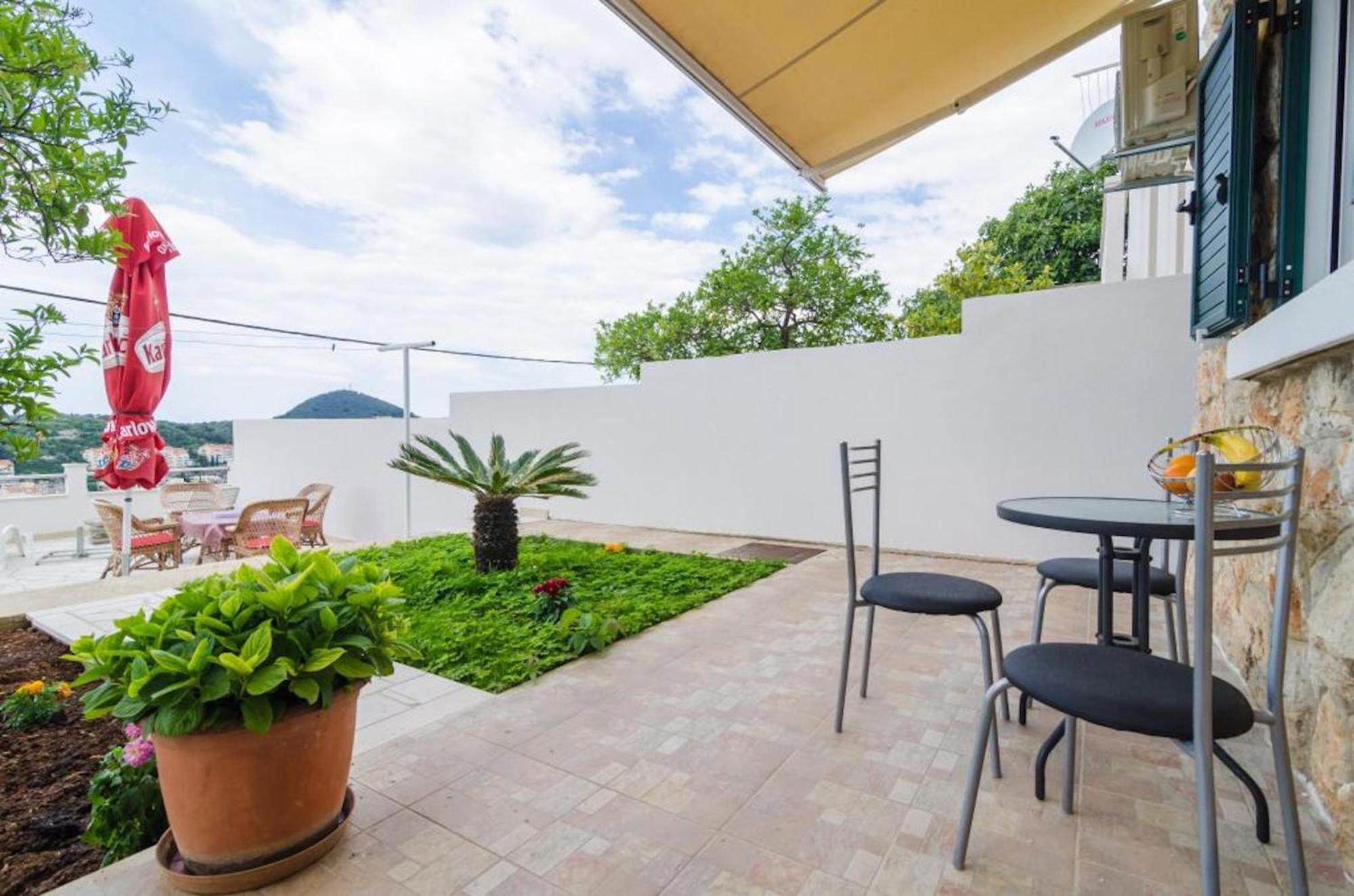 Apartments Lena & Lara ดูบรอฟนิก ภายนอก รูปภาพ